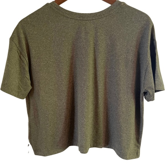 RAE DUNN Heather Green Cropped Graphic On Pocket Workout T Shirt Size Medium - Picture 3 of 7